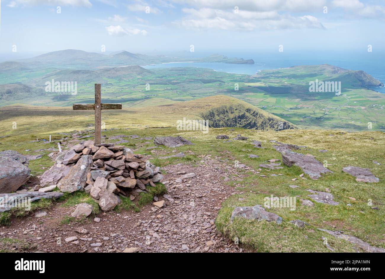 The ninth cross on the West Side Pilgrim's Trail up Mount Brandon in County Kerry, Ireland Stock Photo
