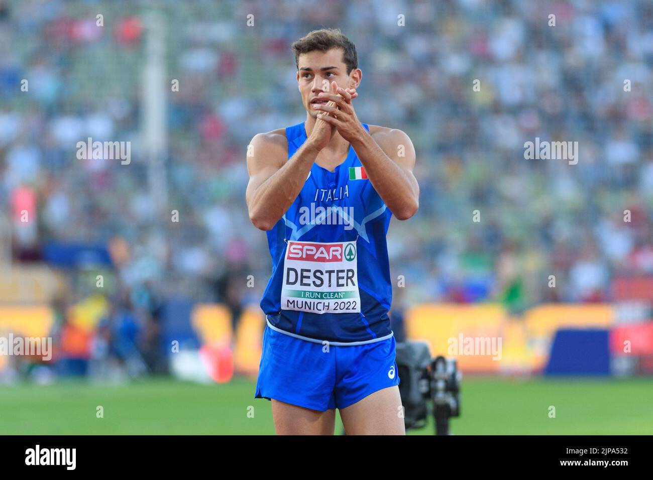 Mens decathlon javelin throw hires stock photography and images Alamy