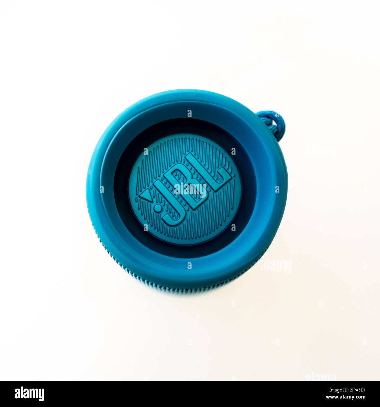 Apple Valley, CA, USA – August 11, 2022: Top view of the JBL logo on a Flip 5 portable wireless speaker. Stock Photo