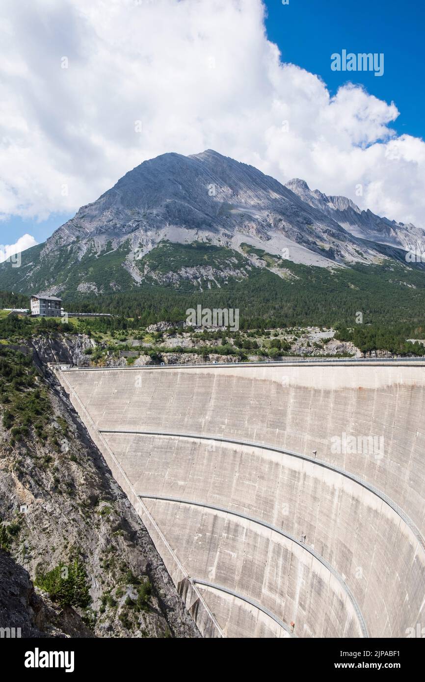 Dam of cancano hi-res stock photography and images - Alamy