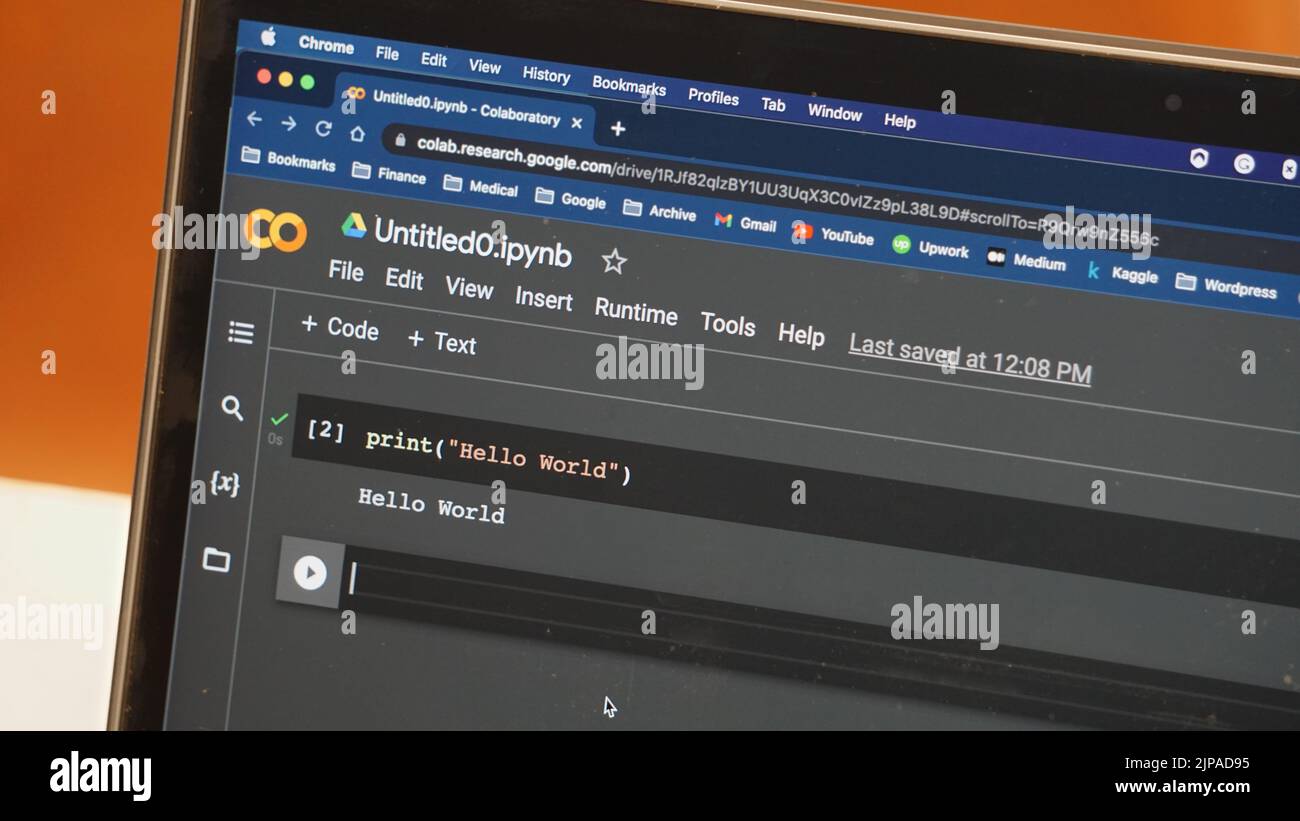 Python hello world code hi-res stock photography and images - Alamy