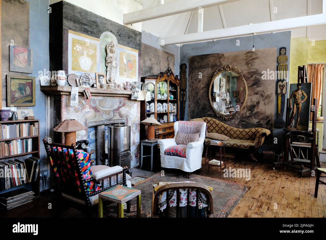 The studio at Charleston Farmhouse, near Lewes, East Sussex, England, home of the Bloomsbury Set. It was the country home of Vanessa Bell and Duncan Grant and is an example of their decorative style within a domestic context, representing the fruition of more than sixty years of artistic creativity. Stock Photo