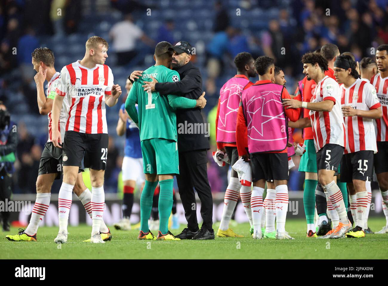 PSV Eindhoven manager Ruud van Nistelrooy greets goalkeeper Walter Benitez following the Champions League qualifying match at Ibrox, Glasgow. Picture date: Tuesday August 16, 2022. Stock Photo
