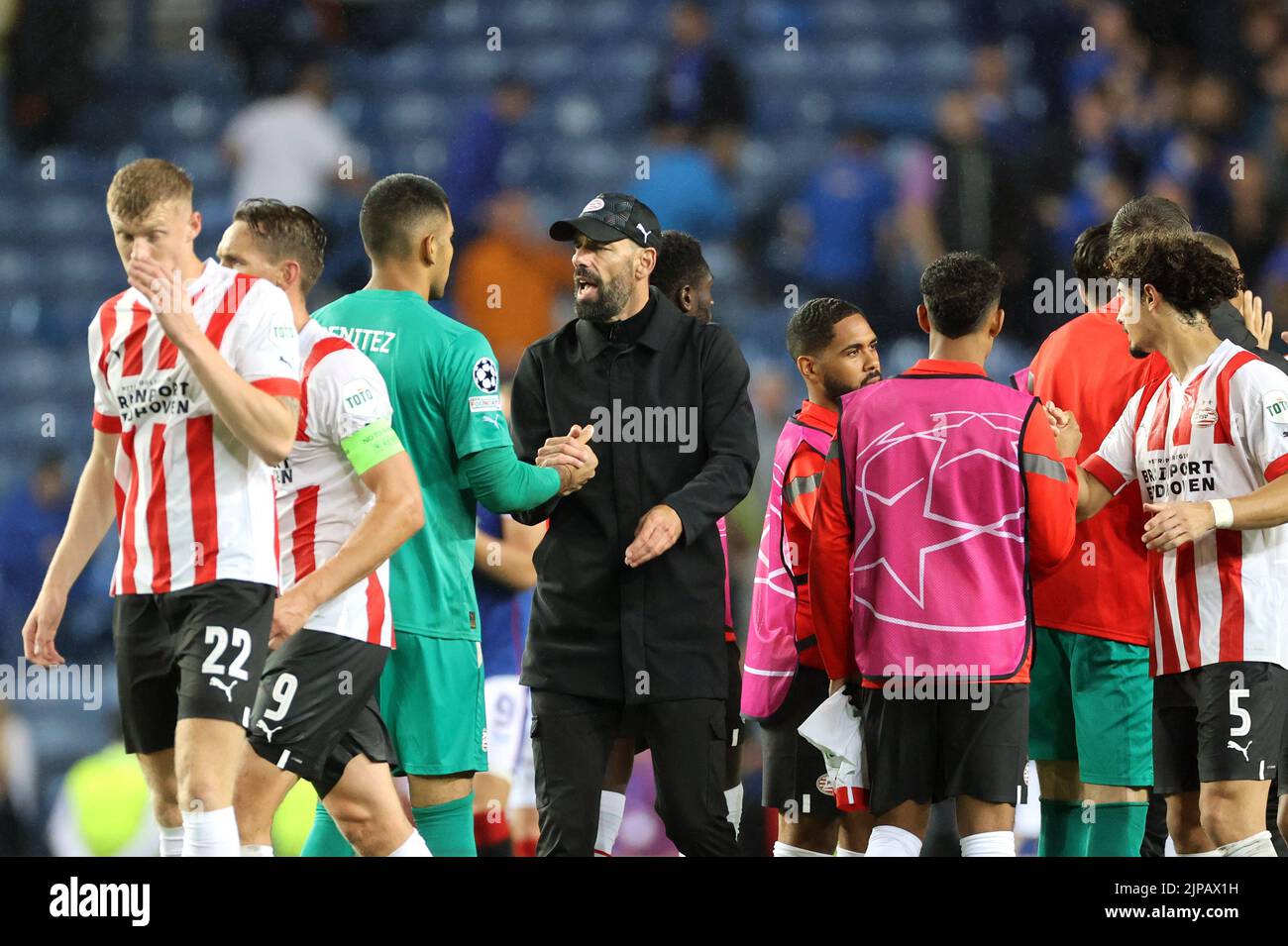 PSV Eindhoven manager Ruud van Nistelrooy greets goalkeeper Walter Benitez following the Champions League qualifying match at Ibrox, Glasgow. Picture date: Tuesday August 16, 2022. Stock Photo