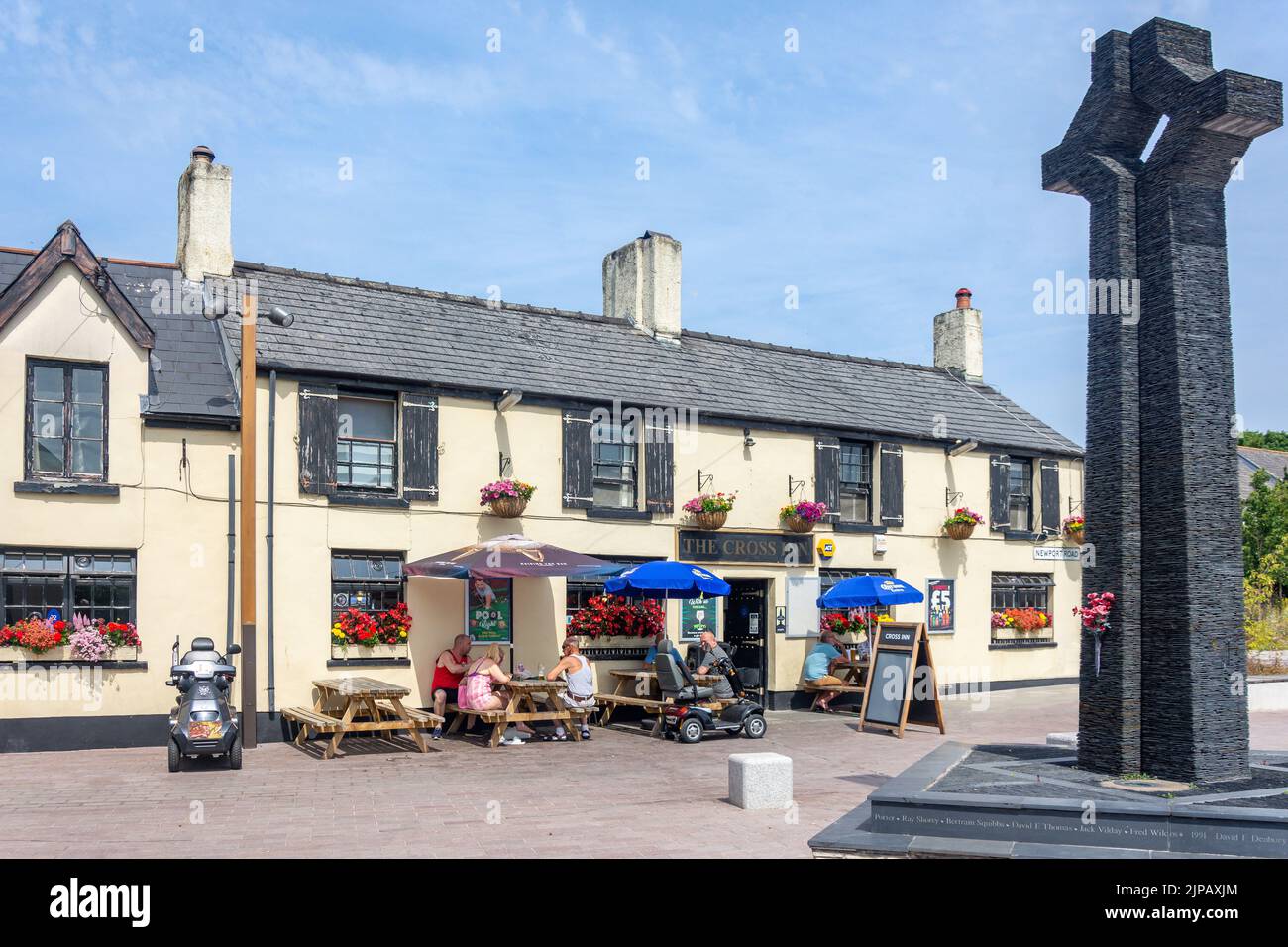 Caldicot Cross and The Cross Inn, Newport Road, Caldicot, Monmouthshire