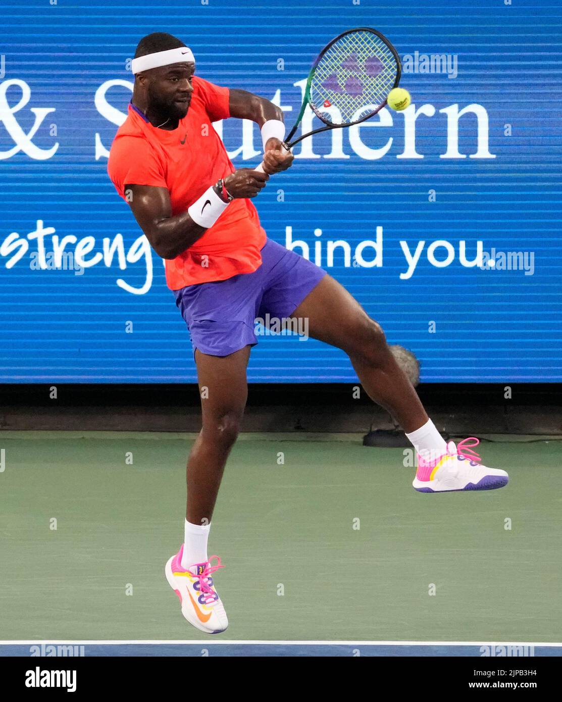 August 15, 2022: Frances Tiafoe (USA) defeated Matteo Berrettini (ITA) 7-6, 6-4, 7-6 at the Western & Southern Open being played at Lindner Family Tennis Center in Cincinnati, Ohio/USA © Leslie Billman/Tennisclix/Cal Sport Media Stock Photo
