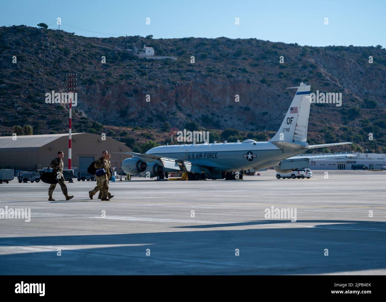 A U.S. Air Force RC-135W Rivet Joint aircraft assigned to the 763rd Expeditionary Reconnaissance Squadron is parked at Souda Bay, Greece, during a rapid deployment training exercise Aug.12, 2022. The cross-combatant exercise is taking place less than a year after the Rivet Joint executed its first ACE exercise stateside in 2021. The RC-135W is the latest aircraft in the CENTCOM profile to practice ACE concepts, enabling the command to refine and further perfect tactics, techniques and procedures across the fleet. (U.S. Air Force photo by Staff Sgt. Charles T. Fultz) Stock Photo