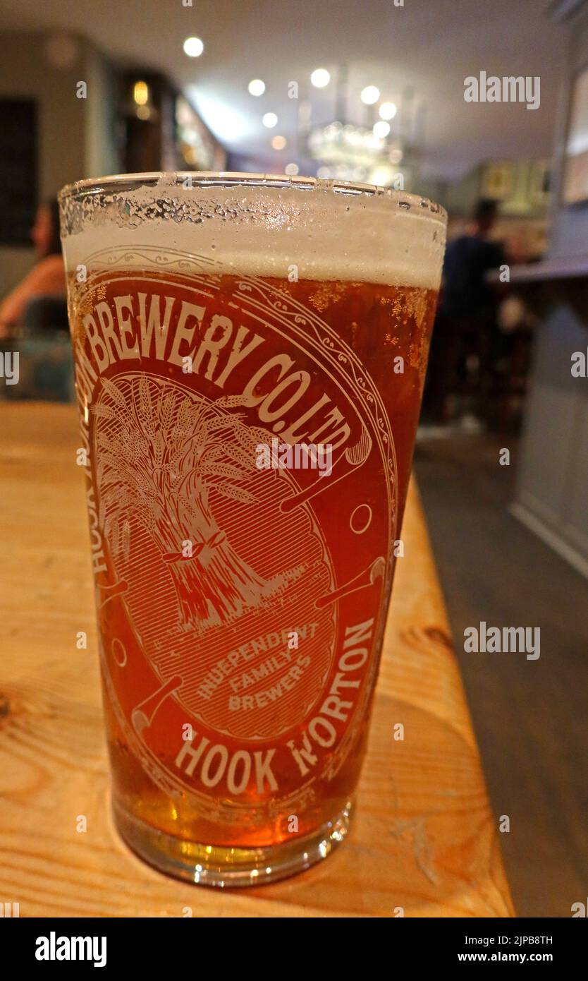A pint of old Hooky, from the Hook Norton Brewery, near Banbury, Oxfordshire, England, UK, OX15 5NY Stock Photo