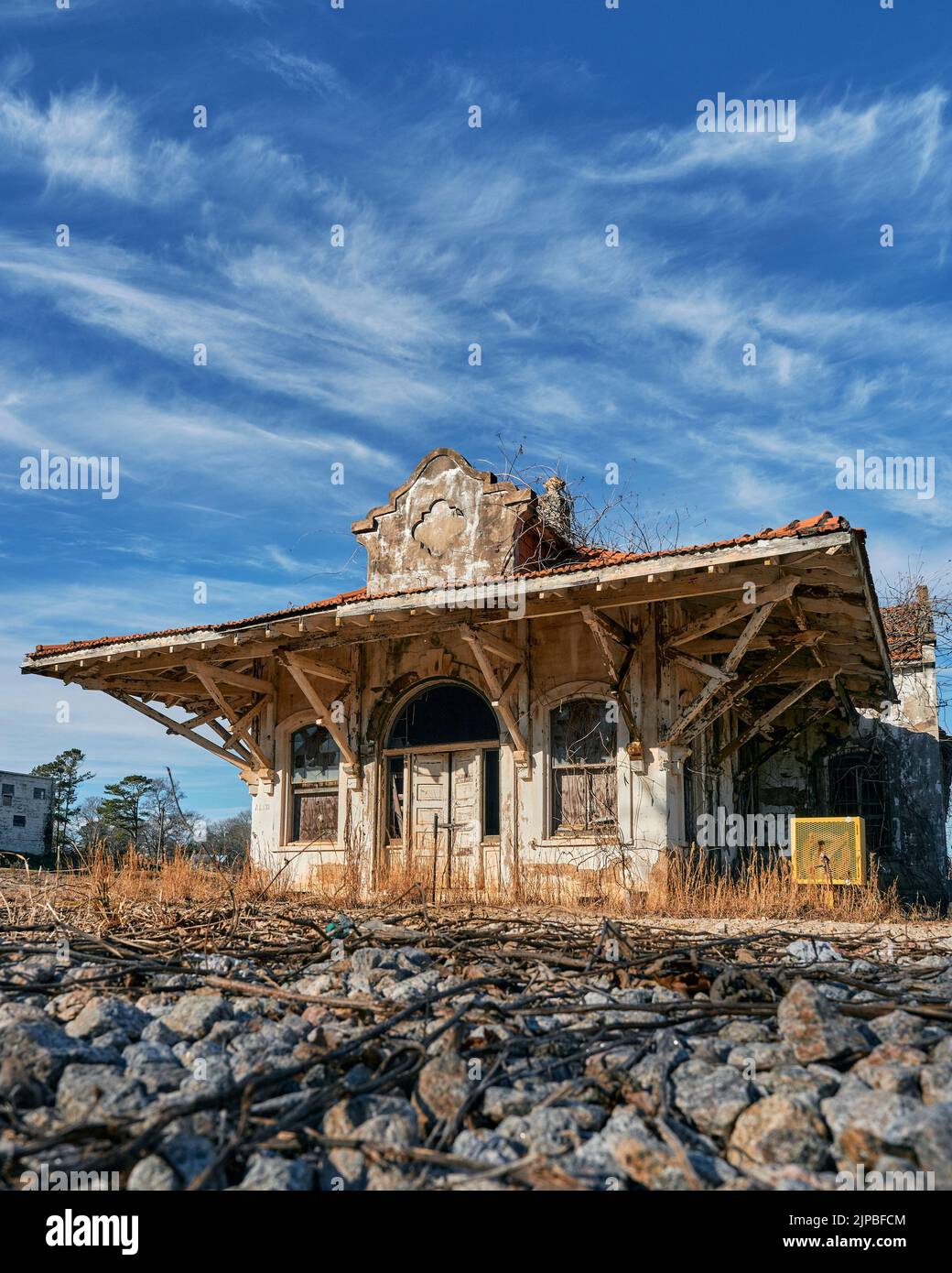 Wadley Alabama, USA, vintage train depot, a Mission Revival architecture train station is now abandoned. Stock Photo