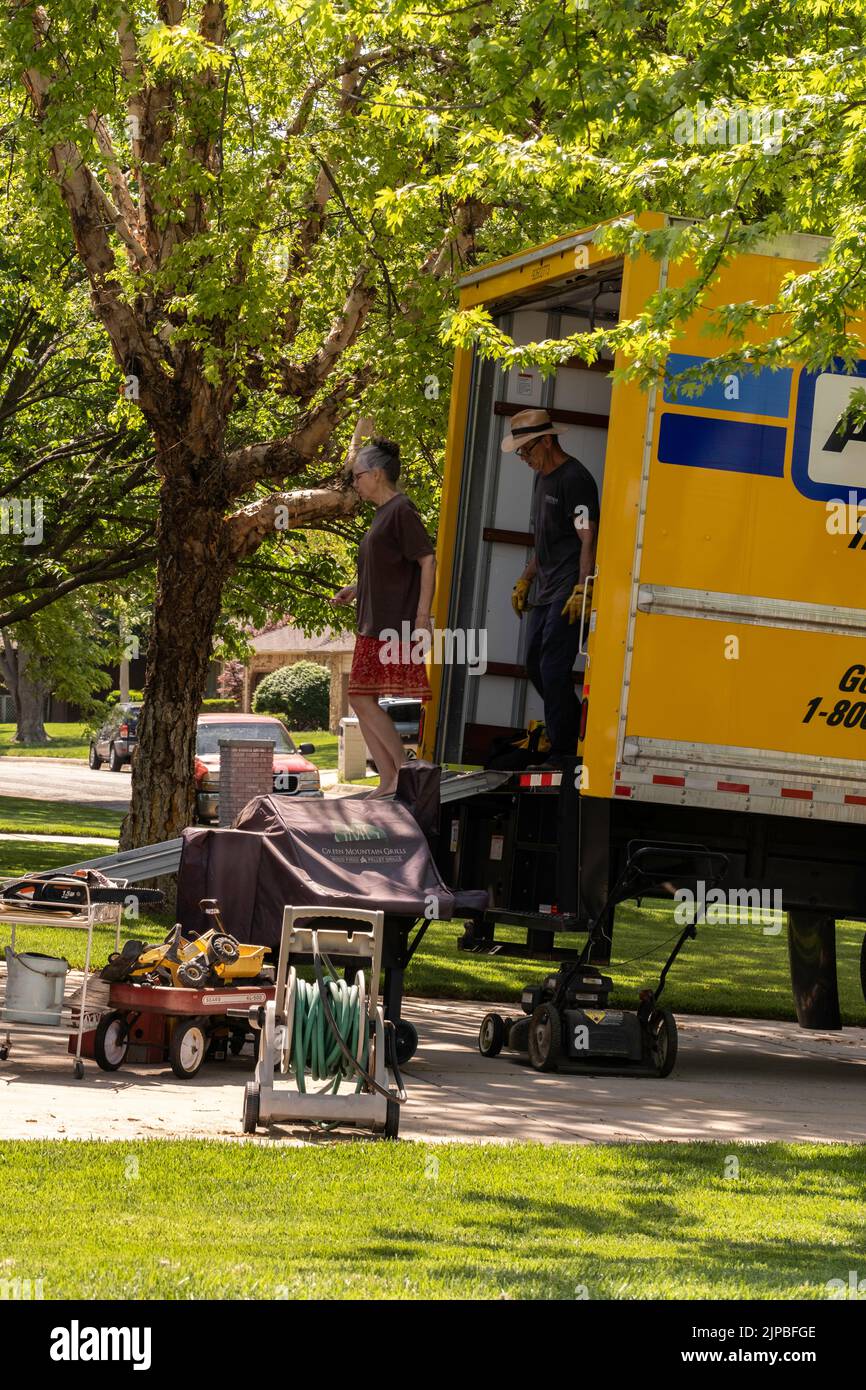 Penske moving van hires stock photography and images Alamy