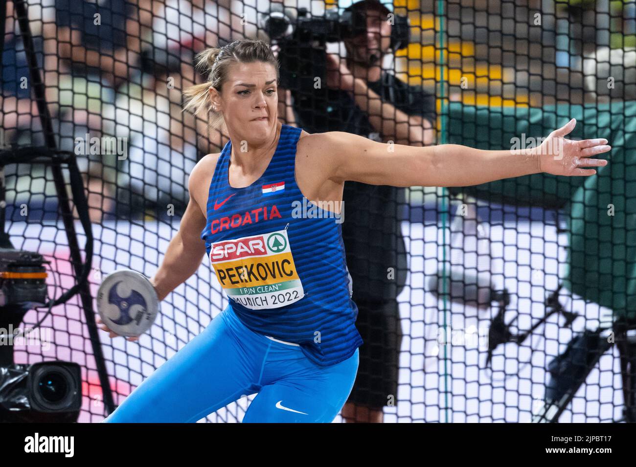 Discus throw women final hires stock photography and images Alamy