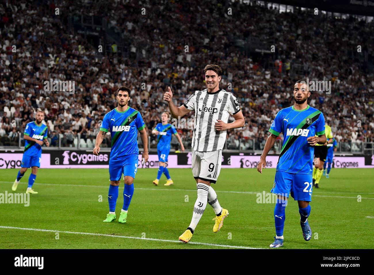 Turin, Italy. 15 August 2022. Dusan Vlahovic of Juventus FC gestures during the Serie A football match between Juventus FC and US Sassuolo. Credit: Nicolò Campo/Alamy Live News Stock Photo