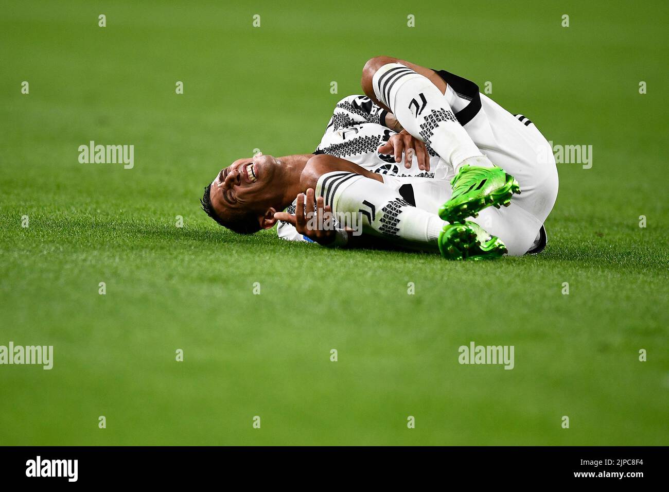 Turin, Italy. 15 August 2022. Angel Di Maria of Juventus FC suffers an injury during the Serie A football match between Juventus FC and US Sassuolo. Credit: Nicolò Campo/Alamy Live News Stock Photo