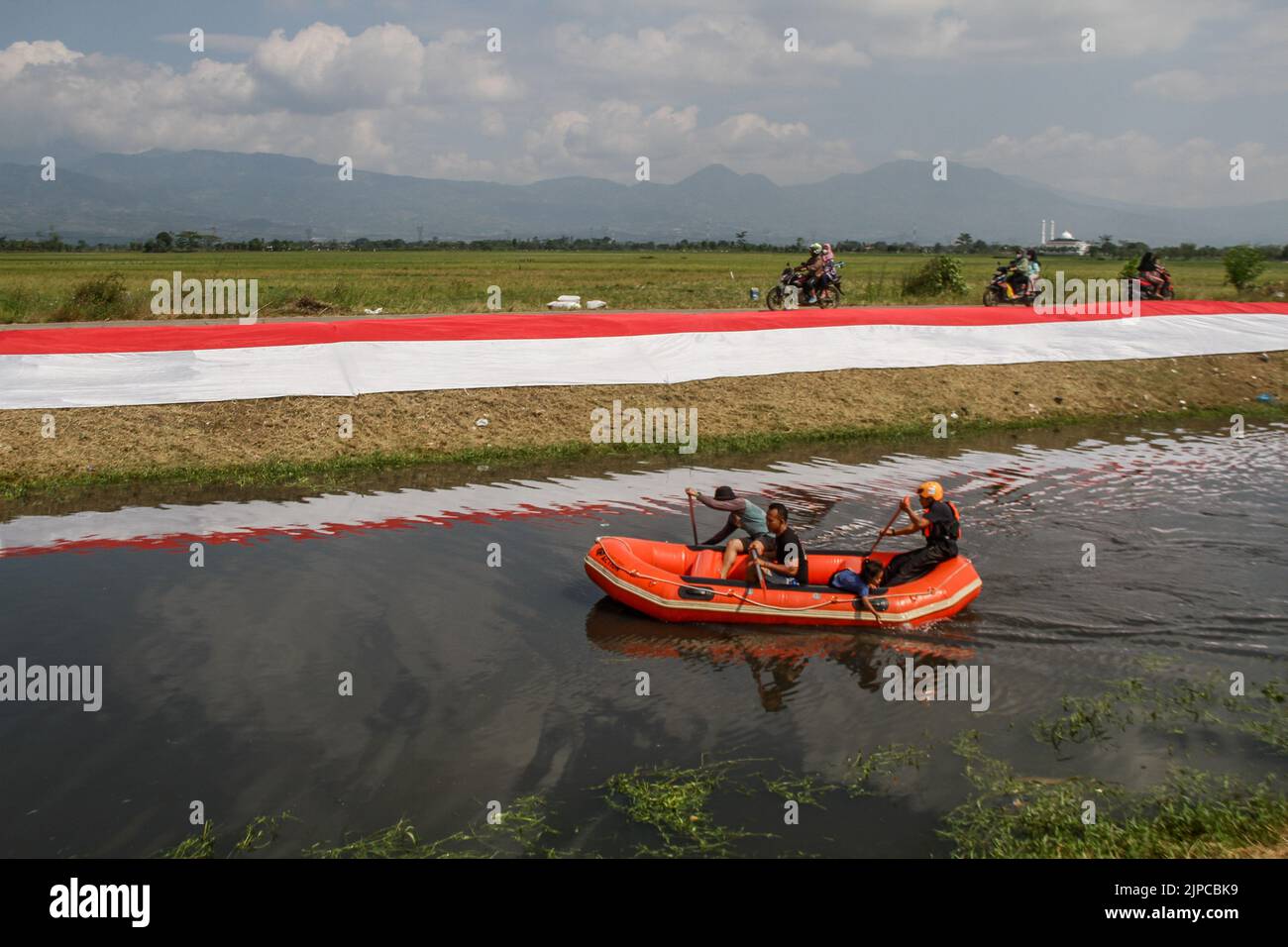 Pasar Rancaekek Rancaekek, West Java, Indonesia. 17th Aug, 2022. Members of the ...