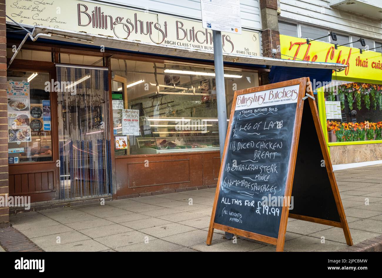 Billingshurst, West Sussex, UK, 17 Aug, 2022. A blackboard outside a