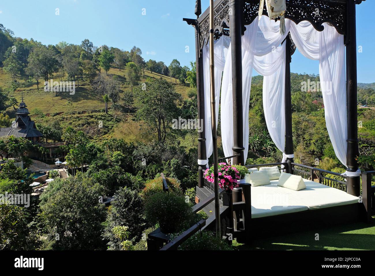 View of Nine-Hole Putting Green, Dog Park, $0 Deposit - craigslist