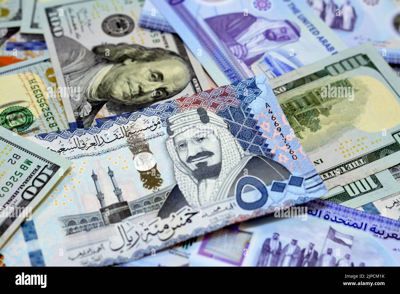 100 and 50 dollar bills hi-res stock photography and images - Alamy