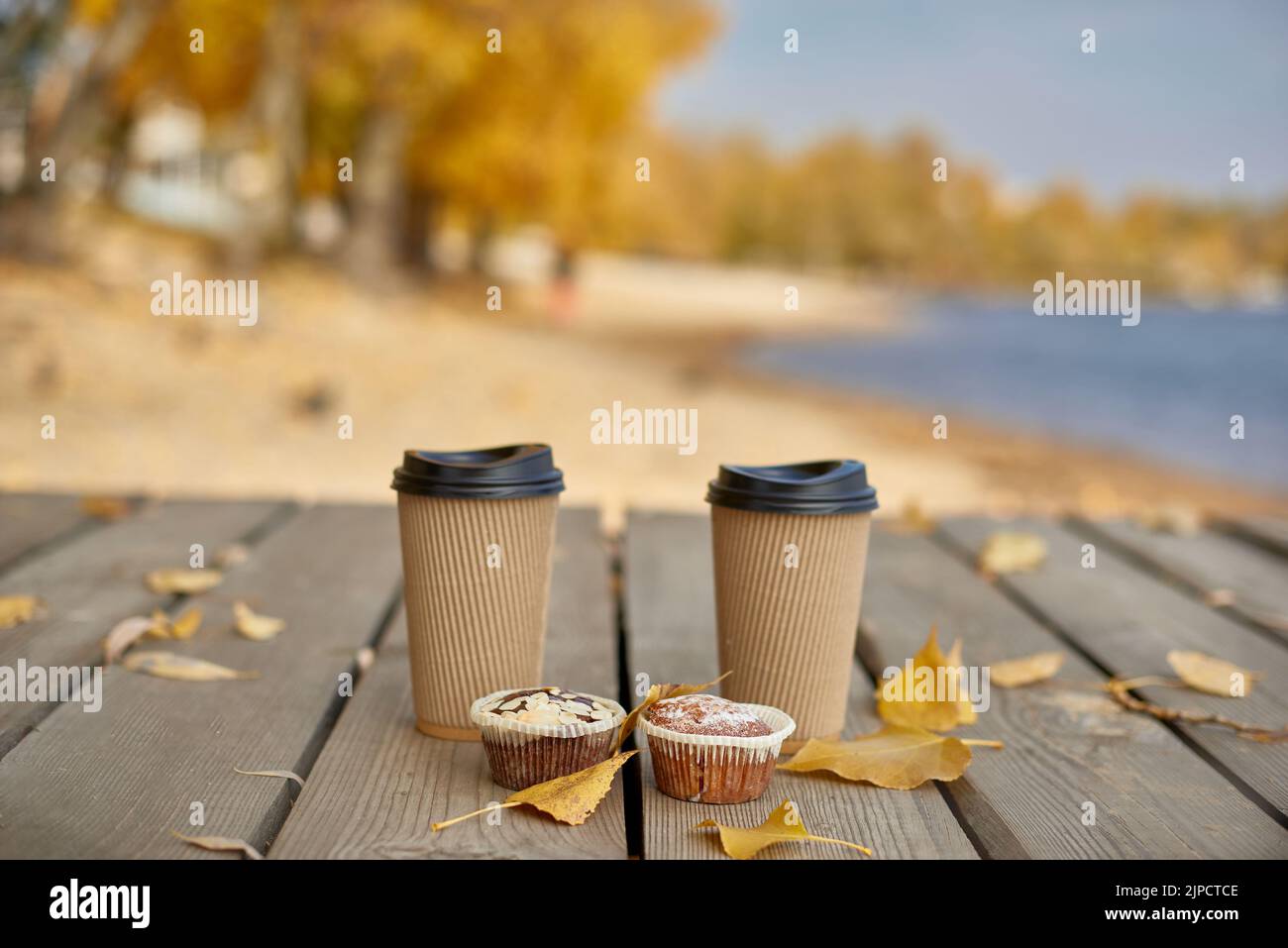 Muffins paper cup hi-res stock photography and images - Alamy