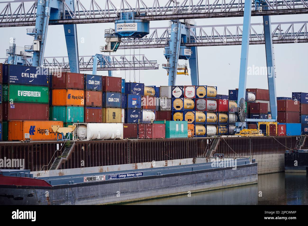 Ludwigshafen, Germany. 17th Aug, 2022. Containers pile up in the container port of Contargo Rhein-Neckar. The low water of the Rhine keeps containers in ports longer. Credit: Uwe Anspach/dpa/Alamy Live News Stock Photo