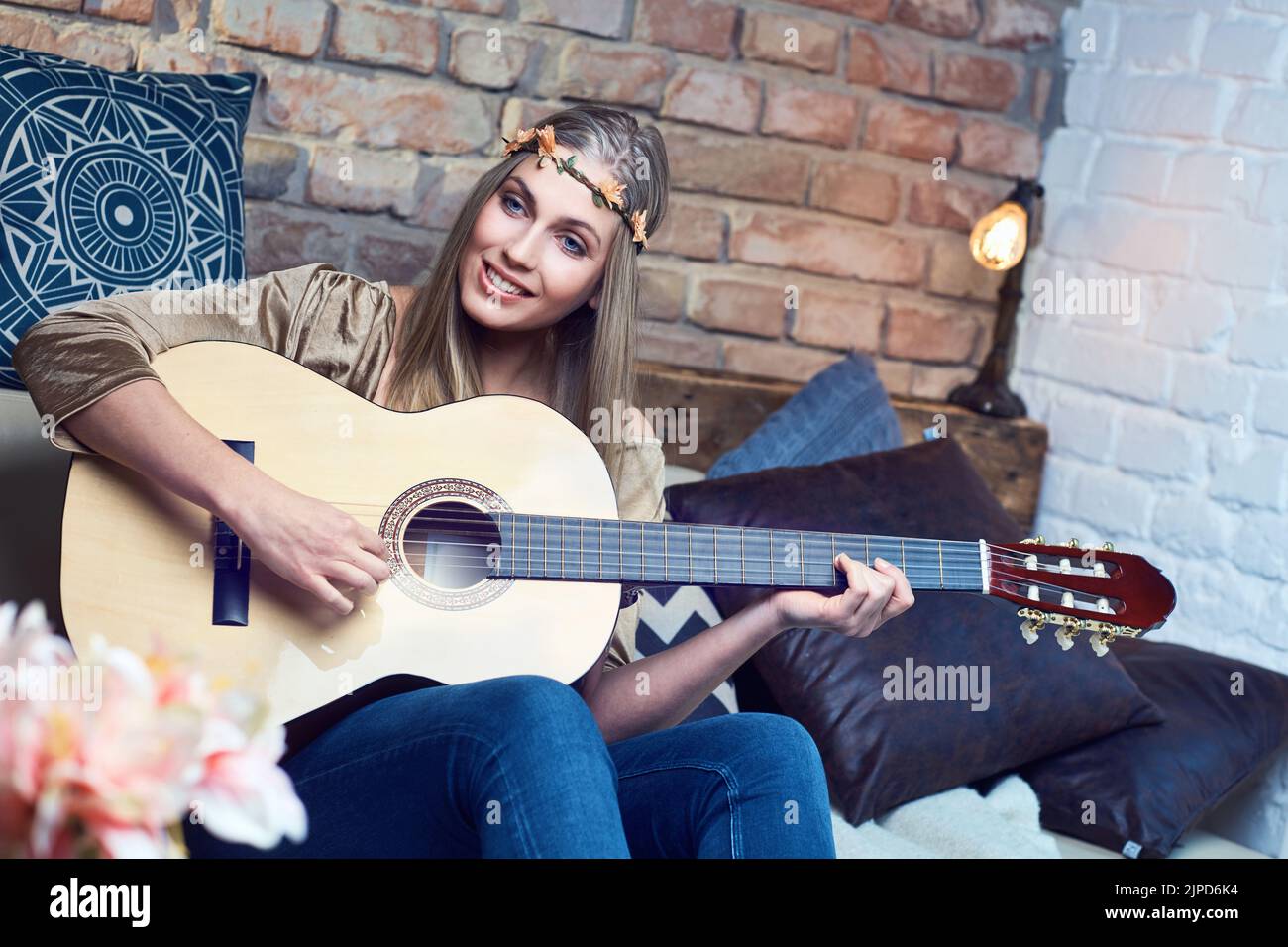 home, hippie, playing guitar, bohochic, homes, hippies, playing