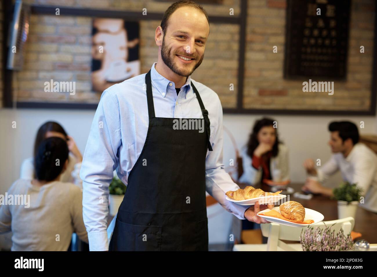 serve waiter serves waiters Stock Photo Alamy