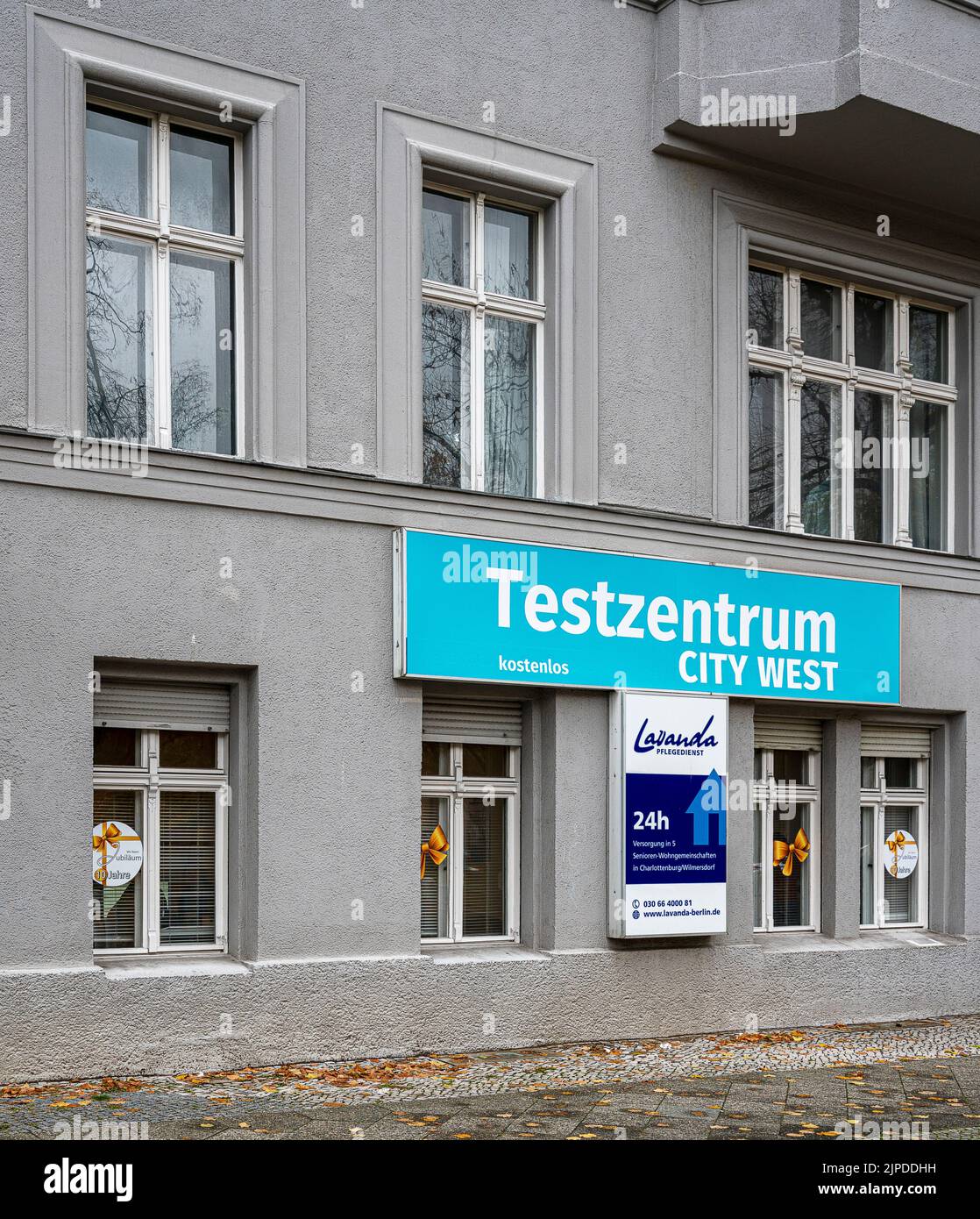 berlin, testzentrum, schnelltest, pcrtest, bürgertest Stock Photo Alamy