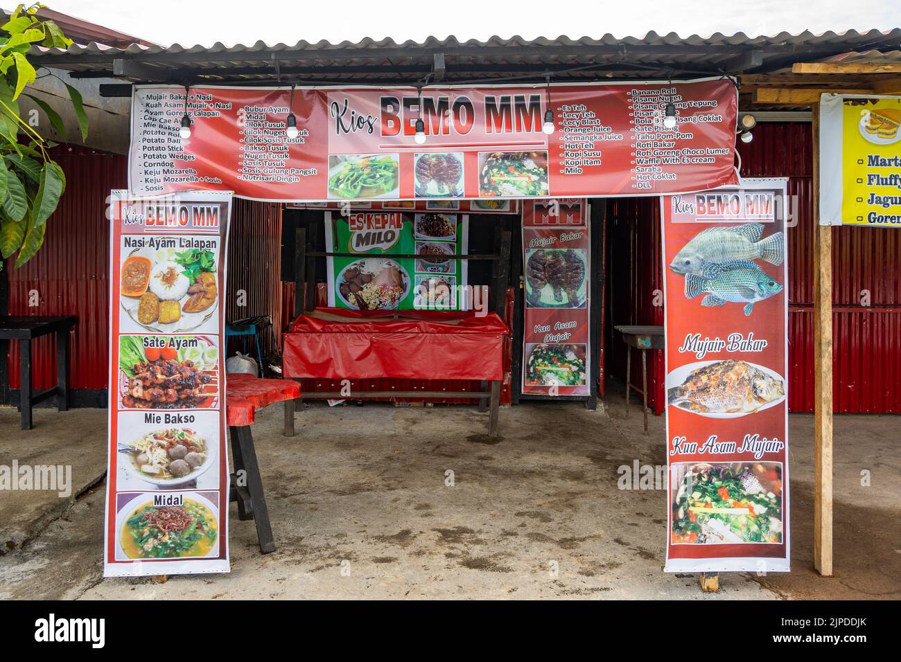 A road-side restaurant serving traditional Indonesian food. Sulawesi, Indonesia. Stock Photo