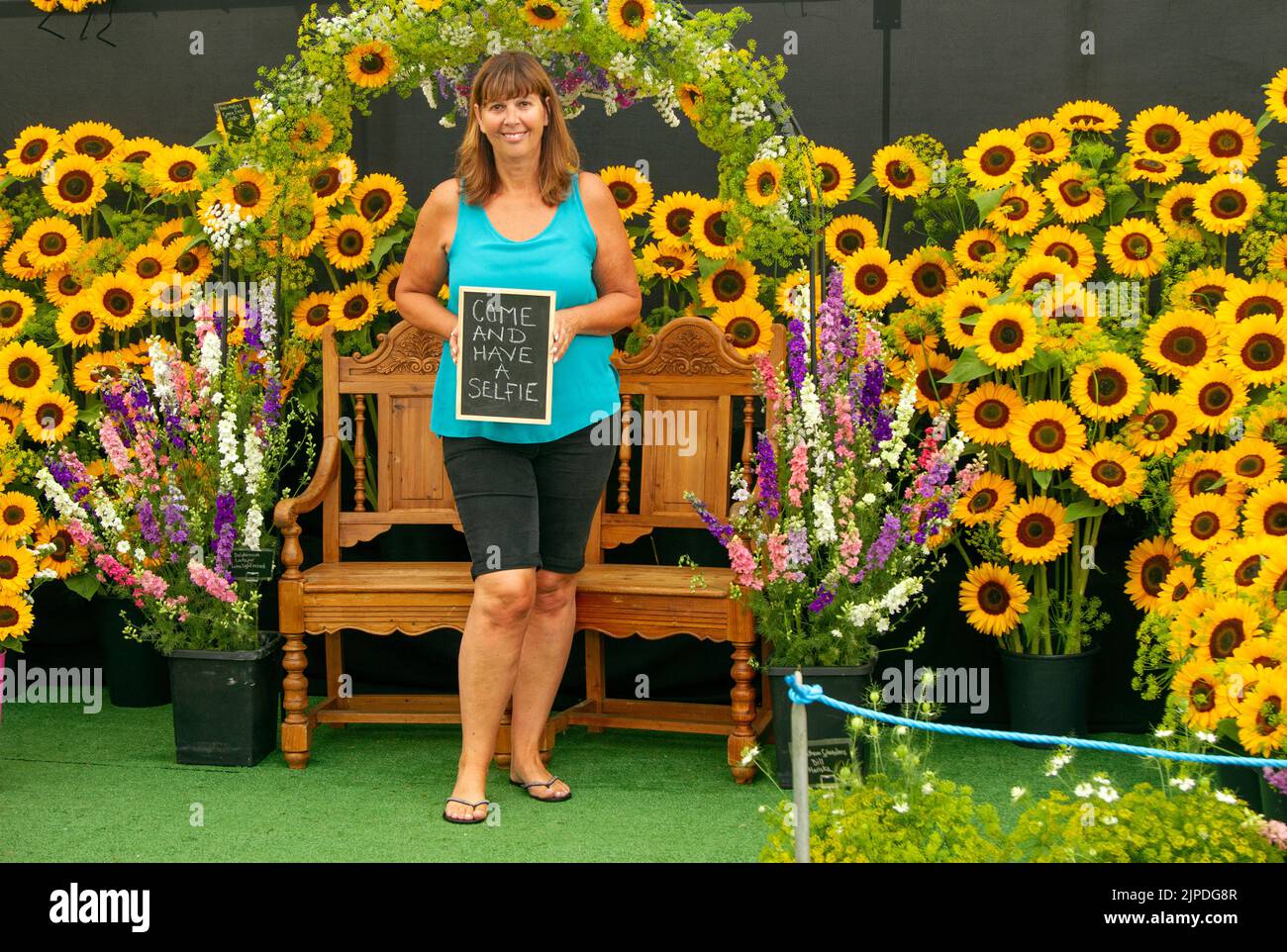 Southport Flower Show, Merseyside, UK. 17th Aug 2022:  Nikki Green of Poplar Farm Flowers at the largest independent flower show in England, which is expecting thousands of visitors over the four-day event as it opens tomorrow after a two-year closure.  Credit: MediaWorld Images/Alamy Live News Stock Photo