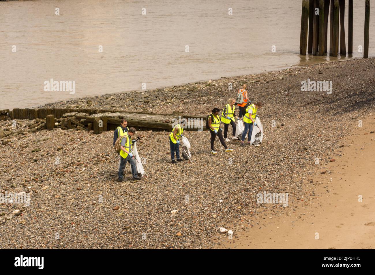 Plastic litter river hires stock photography and images Alamy