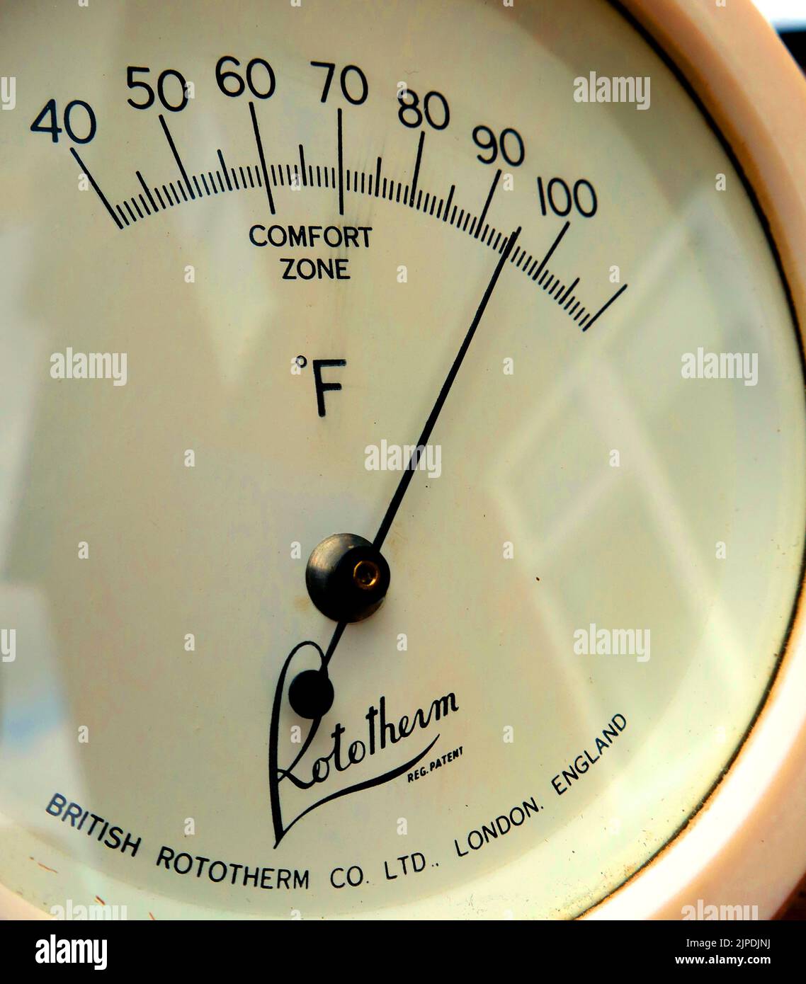 Thermometer needle rises beyond the comfort zone, illustrating record-breaking UK and European temperatures during the June 2026 heatwave Stock Photo