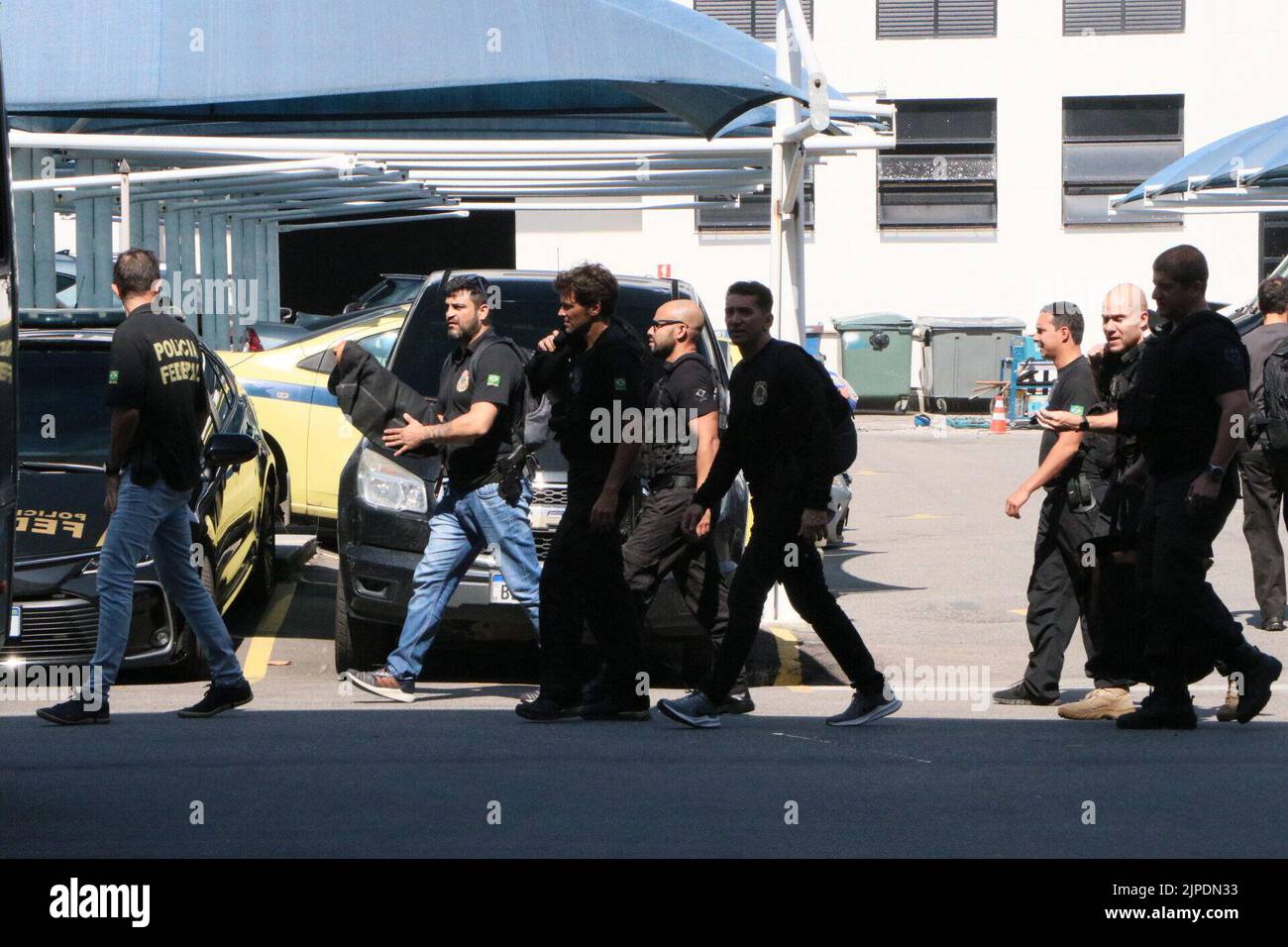 Rio de Janeiro, Rio de Janeiro, Brasil. 17th Aug, 2022. (INT) Police operation Ã¢â‚¬Å“ARTEMISÃ¢â‚¬Â to dismantle criminal organization in Rio de Janeiro. August 17, 2022, Rio de Janeiro, Brazil: The Federal Police, in joint action with the Federal Revenue Service of Brazil and Public Federal Ministry, triggered the ARTEMIS operation, aiming to dismantle a criminal organization composed of public agents, businessmen, whose purpose was the practice of crimes related to foreign trade, corruption, drug trafficking and money laundering. (Credit Image: © Jose Lucena/TheNEWS2 via ZUMA Press Wire) Stock Photo