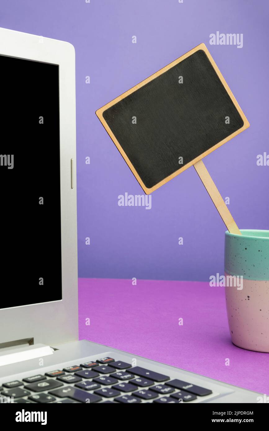 Single computer table classroom hi-res stock photography and images - Alamy
