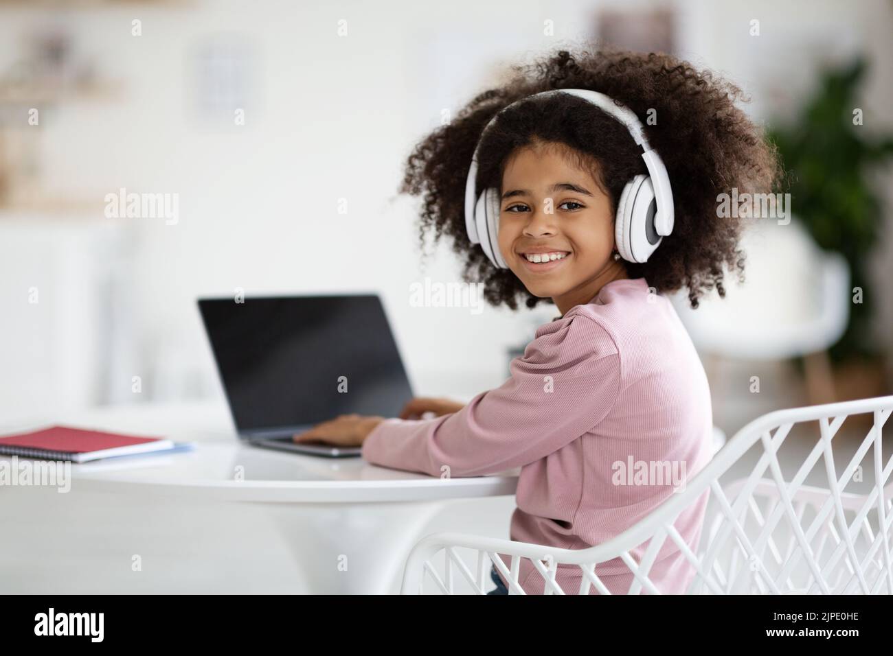 Happy african american girl headphones hi-res stock photography and ...