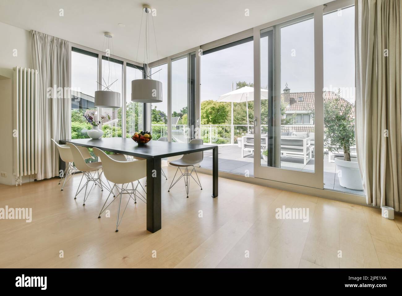 Interior design luxury dining hi-res stock photography and images - Alamy
