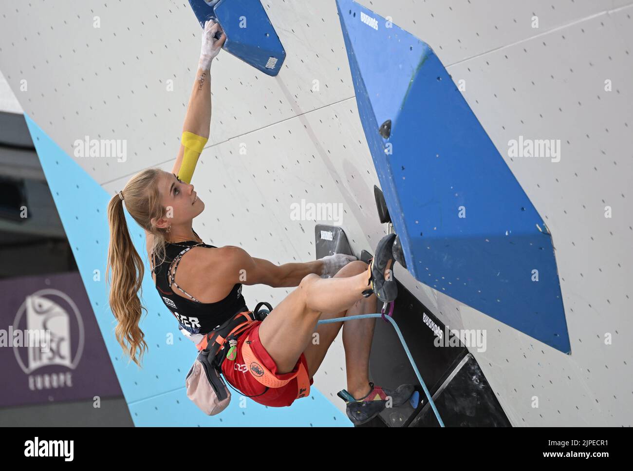 Hannah meul climbing hires stock photography and images Alamy