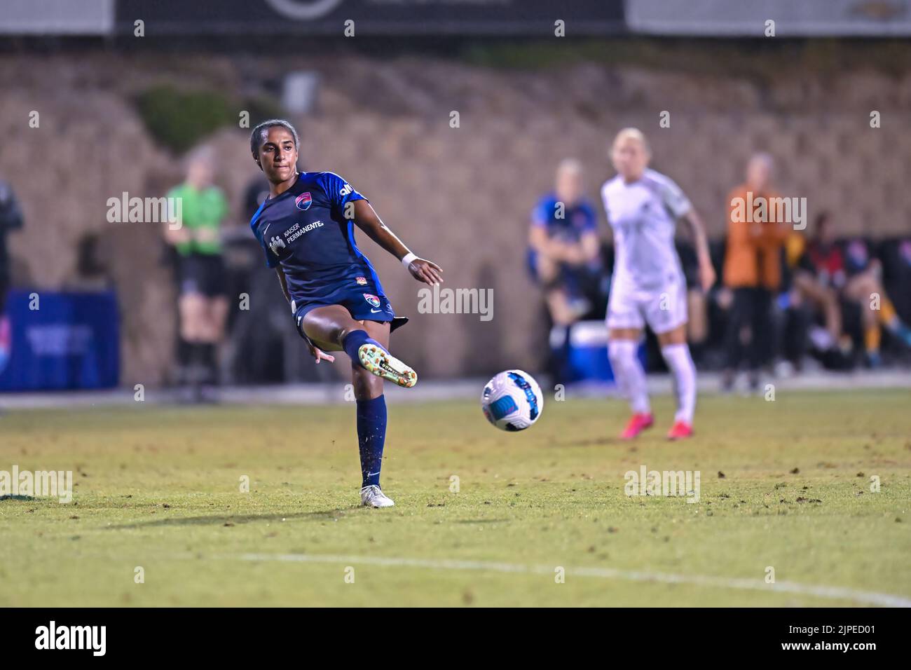 August 13, 2022:  San Diego Wave FC defender Naomi Girma (4) during a NWSL soccer match between the Orlando Pride and the San Diego Wave FC at Torero Stadium in San Diego, California.  Justin Fine/CSM/Sipa USA(Credit Image: © Justin Fine/Cal Sport Media/Sipa USA) Stock Photo
