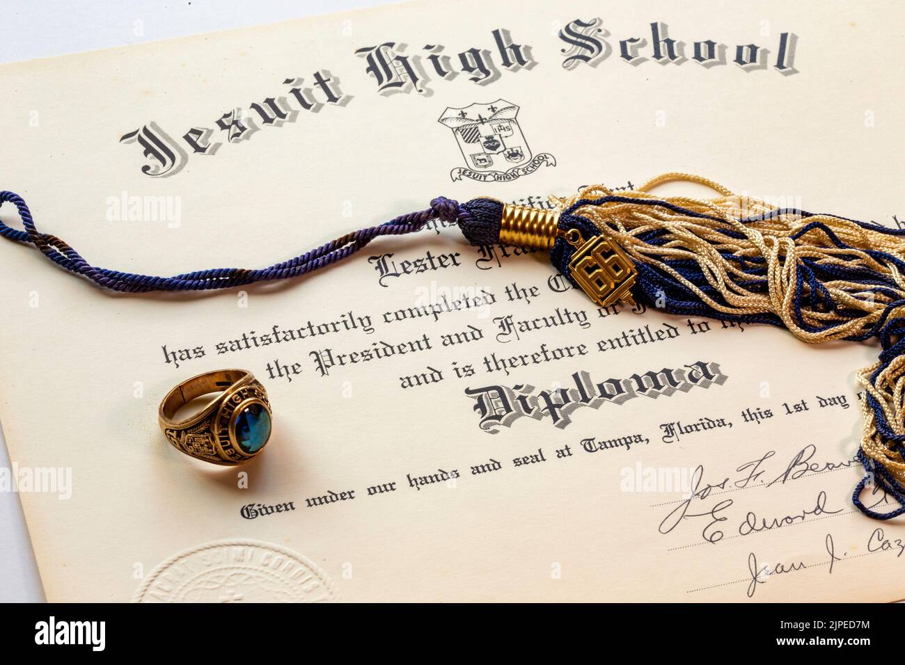 High school diploma hi-res stock photography and images - Alamy