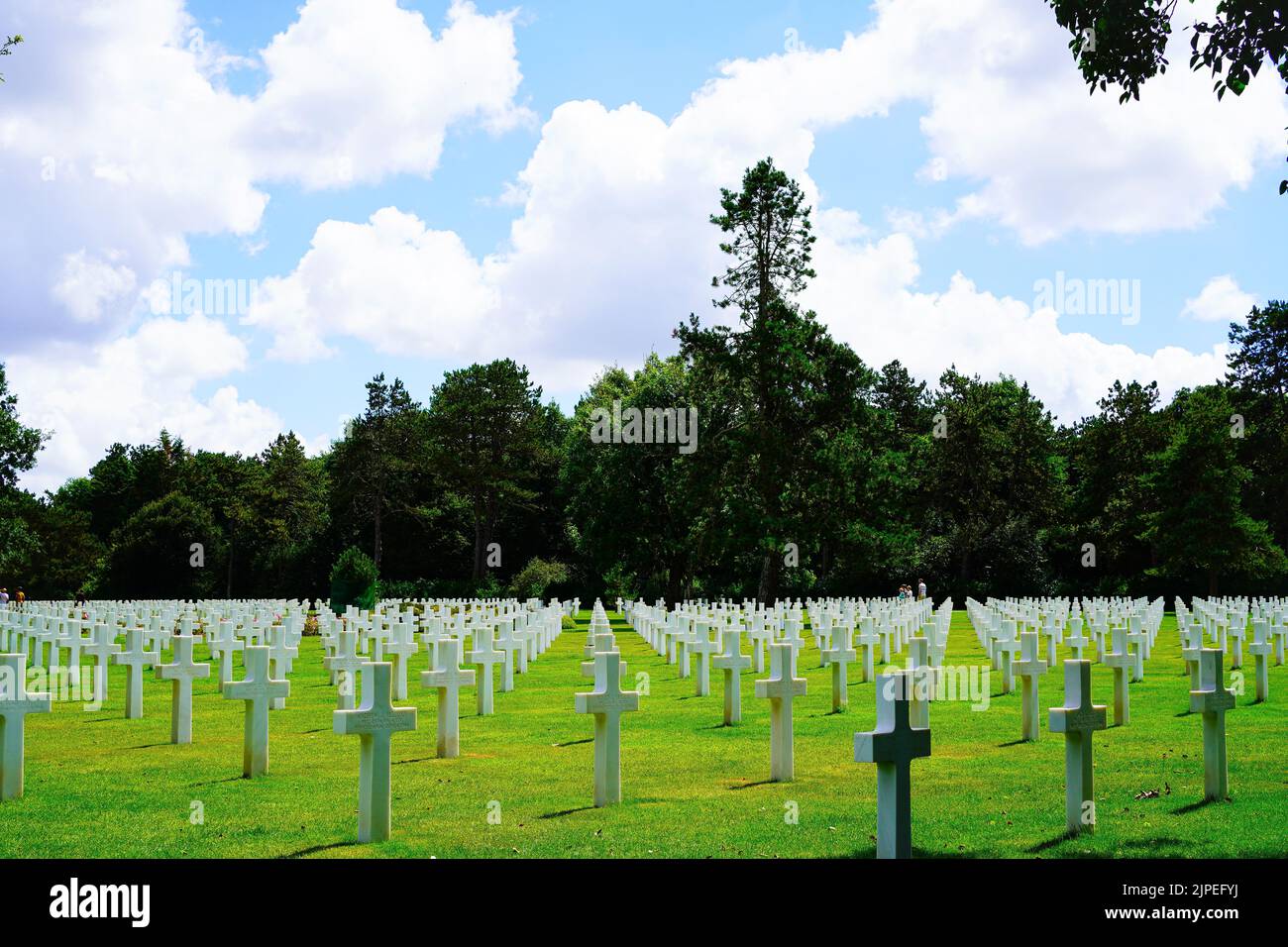 Normandy American Cemetery under a blue summer sky Stock Photo - Alamy