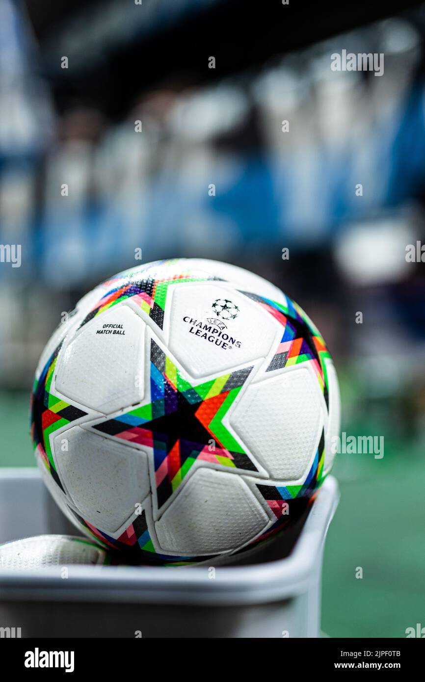 Adidas champions league ball in hi-res stock photography and images - Alamy Adidas champions league ball in hi-res stock photography and images - Alamy