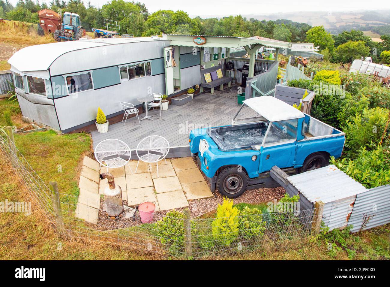Land Rover hot tub, Bluebird caravan, High Bickington, North Devon ...