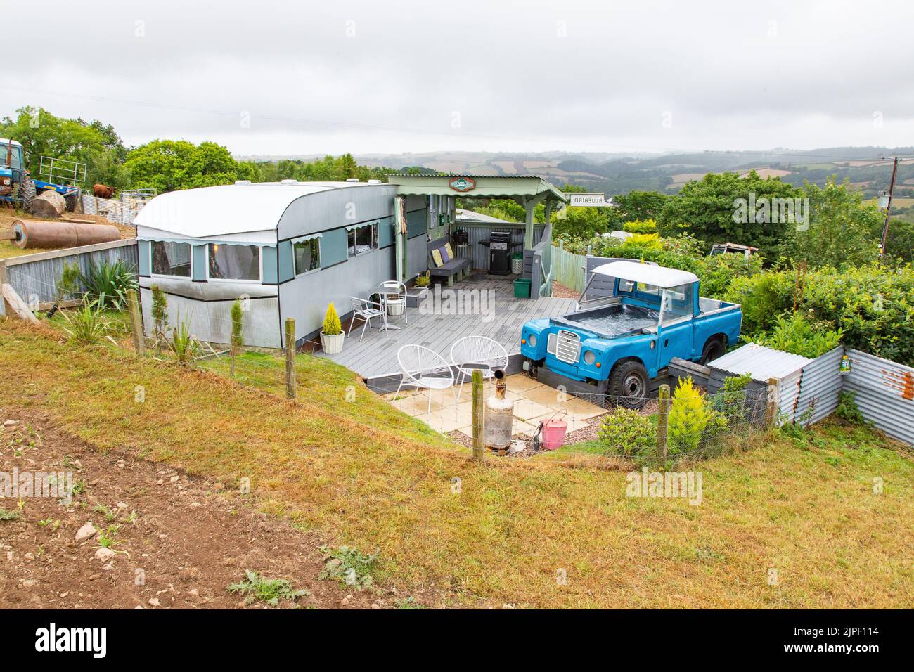 Land Rover hot tub, Bluebird caravan, High Bickington, North Devon ...