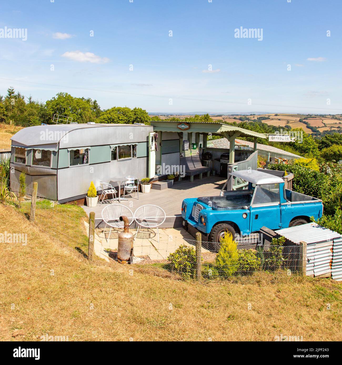 Land Rover hot tub, Bluebird caravan, High Bickington, North Devon ...