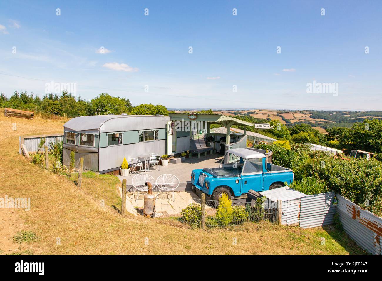 Land Rover hot tub, Bluebird caravan, High Bickington, North Devon ...