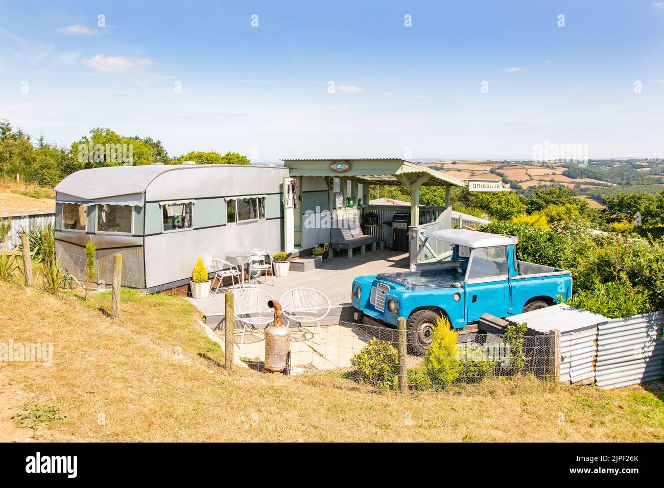 Land Rover hot tub, Bluebird caravan, High Bickington, North Devon ...