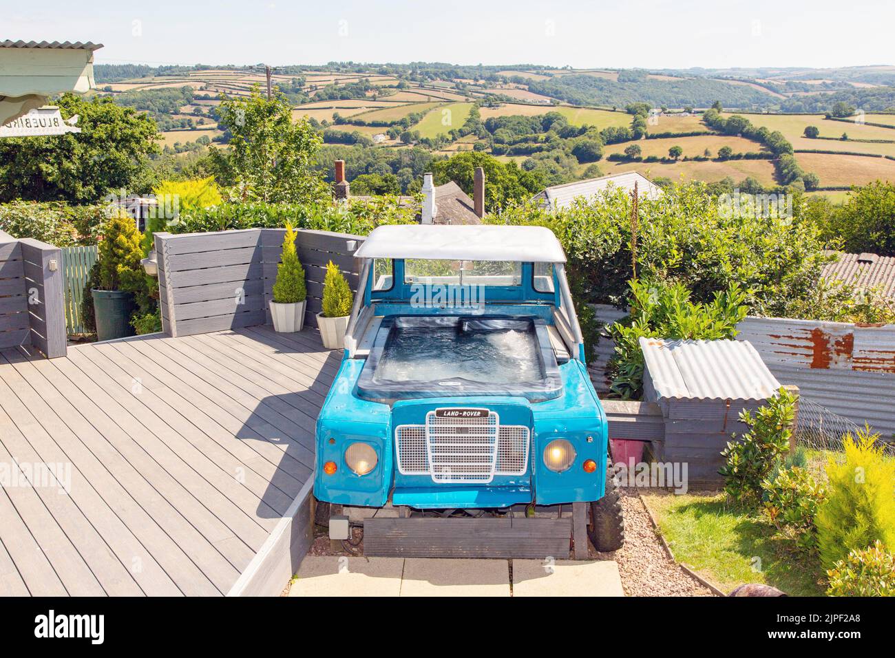 Land Rover hot tub, Bluebird caravan, High Bickington, North Devon ...