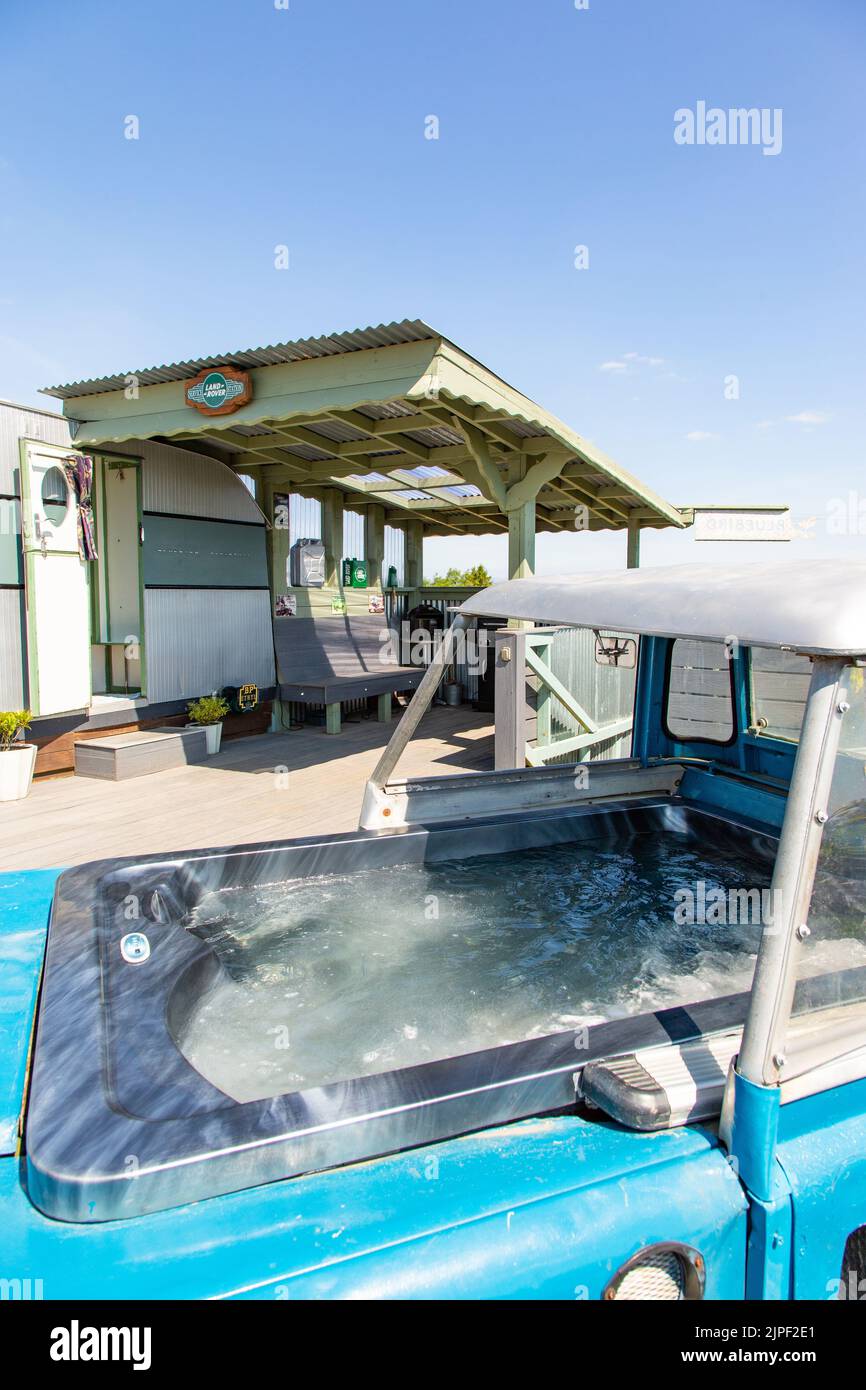 Land Rover hot tub, Bluebird caravan, High Bickington, North Devon ...