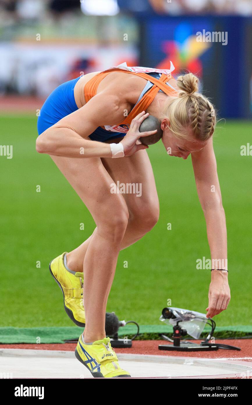 Munich, Germany. 17th August, 2022. 17.8.2022, Munich, Olympiastadion, European Championships Munich 2022: Athletics, Anouk Vetter (Netherlands) during the womens heptathlon shot put (Sven Beyrich / SPP-JP) Stock Photo