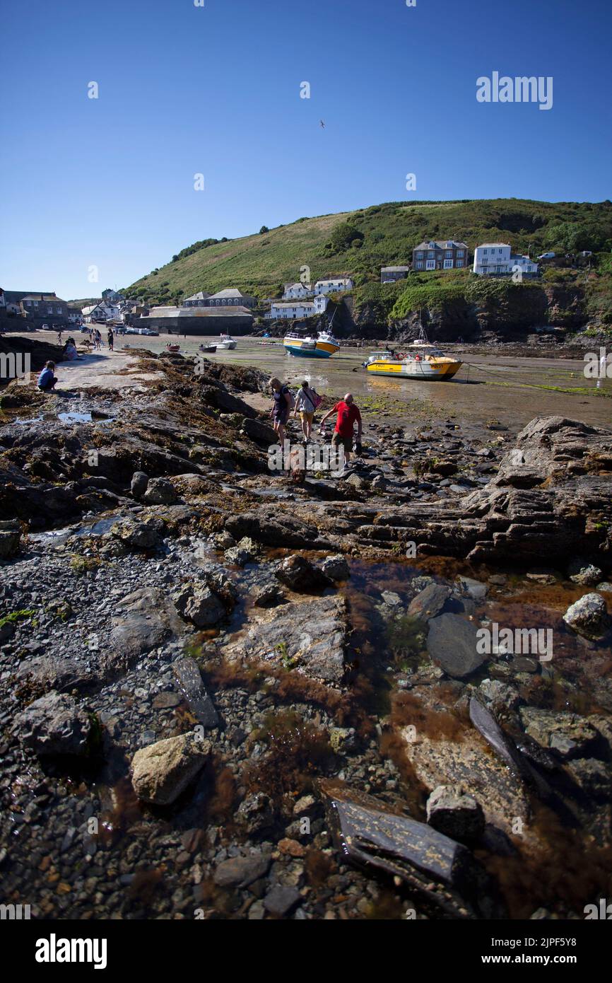 Port Isaac Harbour at low tide. Cornwall, England Stock Photo