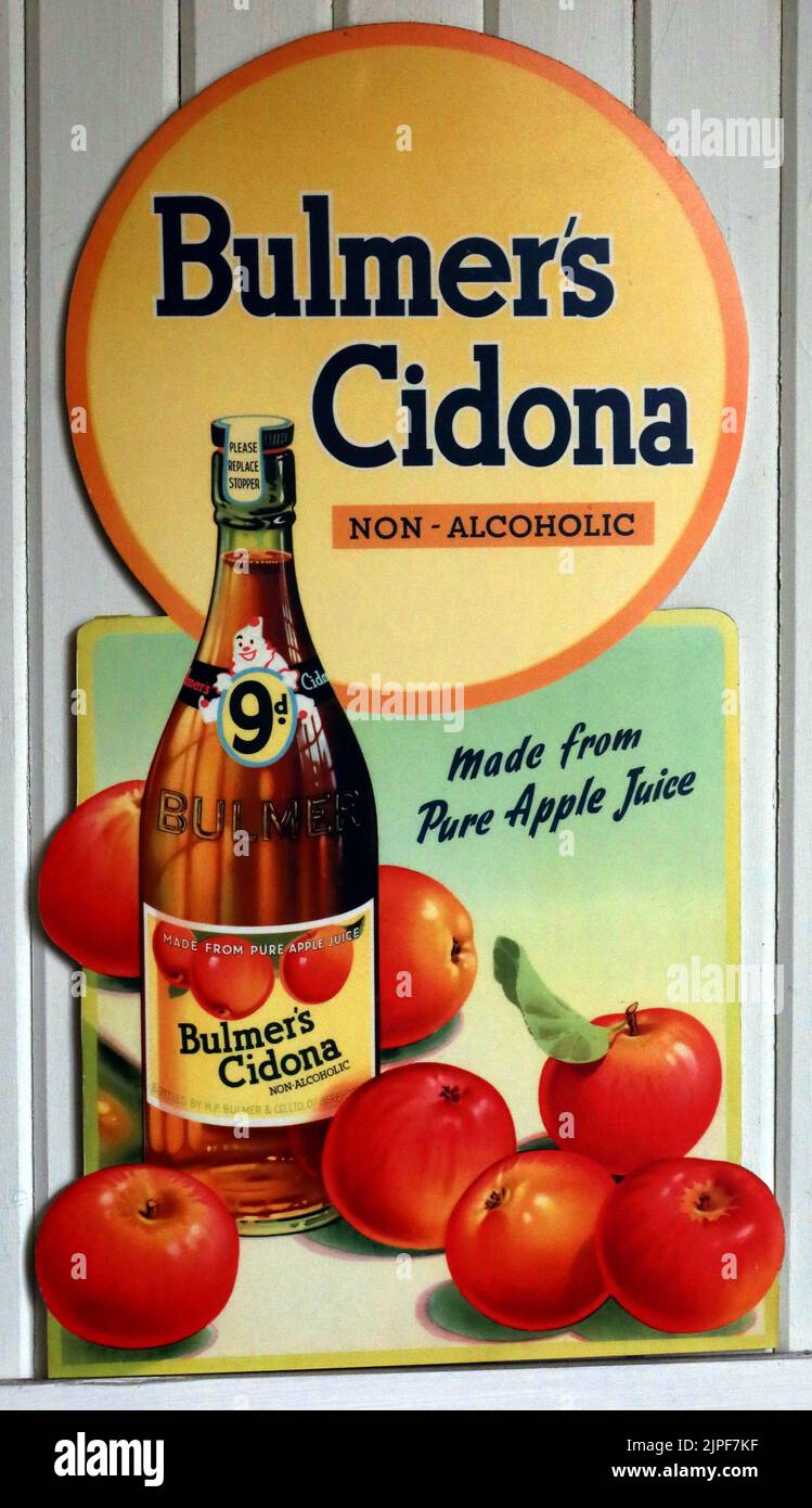 Non-alcoholic Bulmers Cidona, made from pure apple juice - Ad for Bulmers Cidona Stock Photo