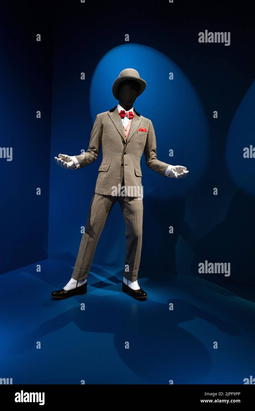 Mannequin with costume worn by Sammy Davis Jr. in the film Porgy and Bess (1959) at the Academy Museum of Motion Pictures in Los Angeles, CA Stock Photo